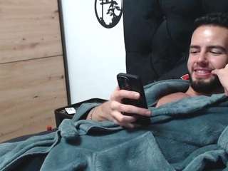 yourfavoritetallboy Live Webcam on CamSoda