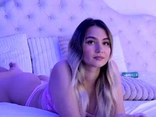 aniakarenina from CamSoda is Freechat
