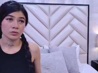 cristalshay's CamSoda show and profile