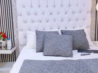 CristalShay live webcam show