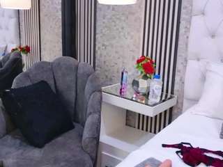 CristalShay live webcam show