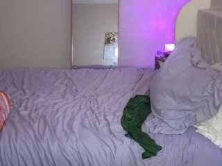 ladiosaselene webcam