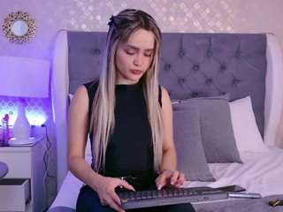 ZoeWillis live webcam show
