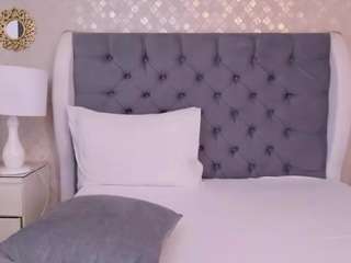 ZoeWillis live webcam show