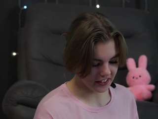 charisseruuska Live Webcam on CamSoda