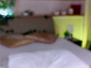 alyshahermenau's CamSoda show and profile