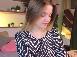 Acest model este live acum. alyshahermenau
