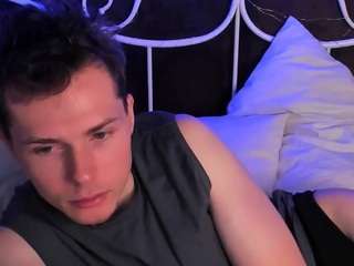 hectorspector's CamSoda show and profile