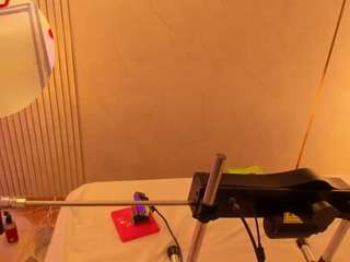 kiaraapolo's CamSoda show and profile