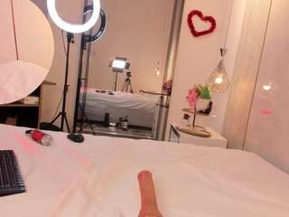 kiaraapolo's CamSoda show and profile