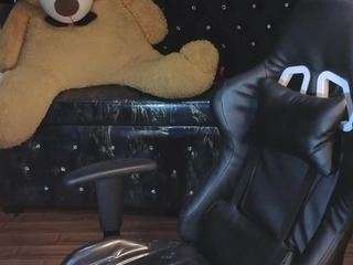 kitty-fox-b Live Webcam on {site_name}