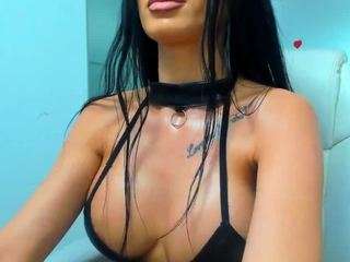 queenrafaelle Live Webcam on CamSoda