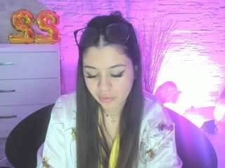 bellanoire's CamSoda show and profile