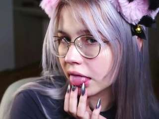 evelynnbartin Live Webcam on {site_name}