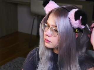 evelynnbartin Live Webcam on {site_name}