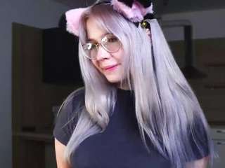 evelynnbartin Live Webcam on {site_name}