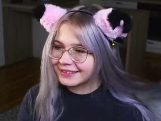 evelynnbartin Live Webcam on {site_name}