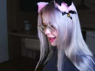 evelynnbartin Live Webcam on {site_name}