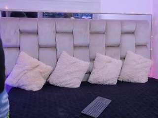 kimandnate, female webcam model,  years old, on live webcam