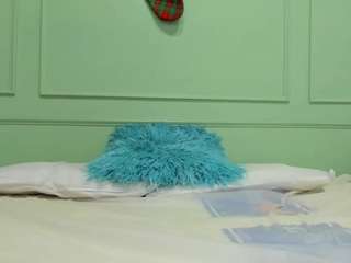 nahomyskym's CamSoda show and profile