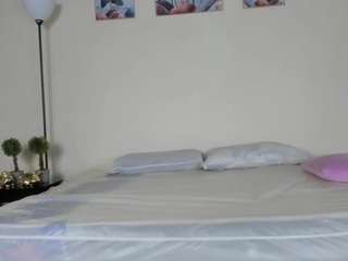 nahomyskym Live Webcam on CamSoda