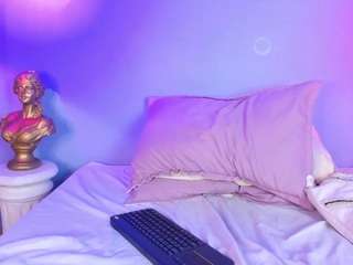 nahomyskym's CamSoda show and profile