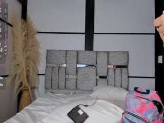 samaraanders's CamSoda show and profile