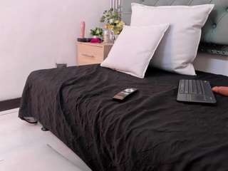 valeriajulio Live Webcam on CamSoda