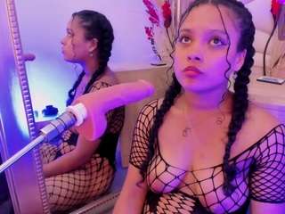 valeriajulio's CamSoda show and profile