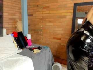 victoria-willde's live room