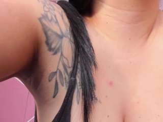 xmilee's CamSoda show and profile