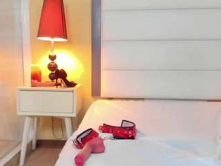 allypretty's CamSoda show and profile