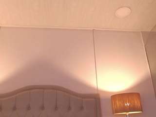 AllyPretty live webcam show