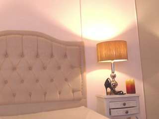 AllyPretty live webcam show