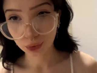 ashlieforslund Live Webcam on {site_name}