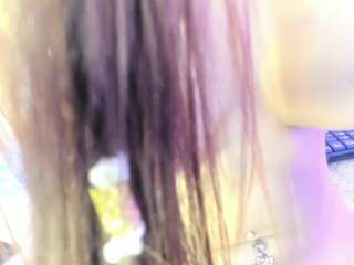 iisacherry's CamSoda show and profile