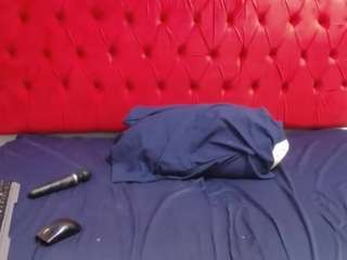 juicelips88's CamSoda show and profile