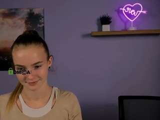 mia-starrr Live Webcam on CamSoda