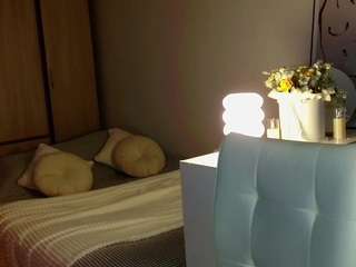 mynameloveeee's CamSoda show and profile