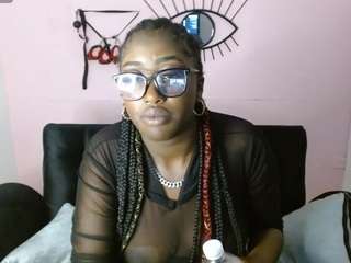 milykaebony live webcam show