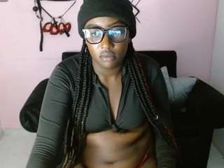 milykaebony's live room