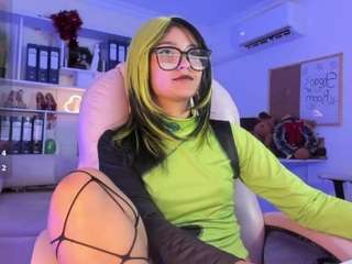 molly-sweetlove Live Webcam on CamSoda