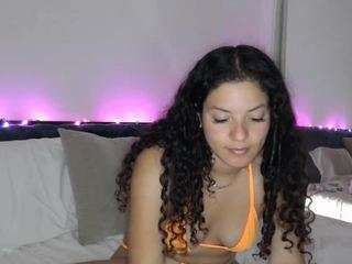 uwusummer — LIVE on Camsoda