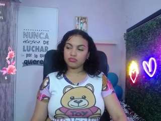 Live cam show with valeria-martinez19