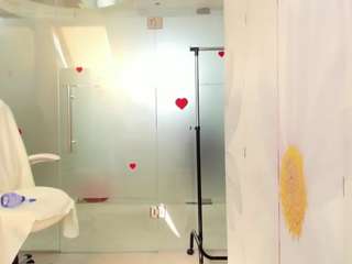 alfawoman's CamSoda show and profile