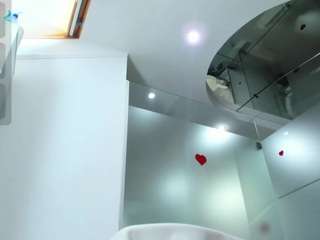 Live cam show with alfawoman