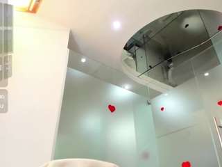 Live cam show with alfawoman