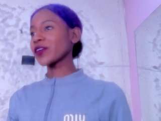 aliislove, female webcam model,  years old, on live webcam