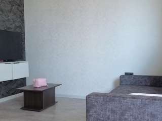 enadile's CamSoda show and profile