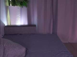 lipdiptalk's CamSoda show and profile